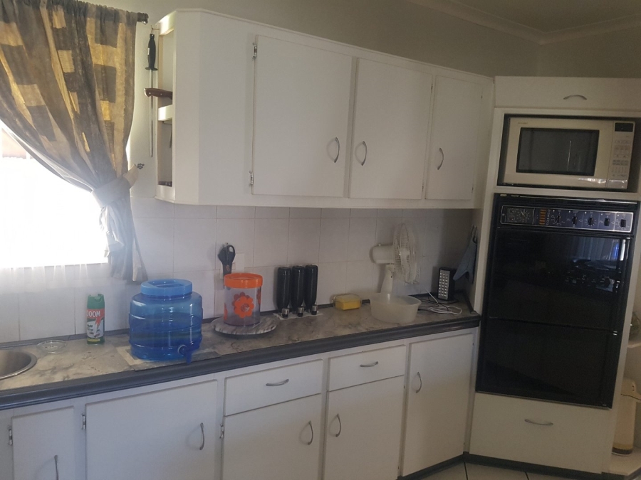 2 Bedroom Property for Sale in Flimieda North West